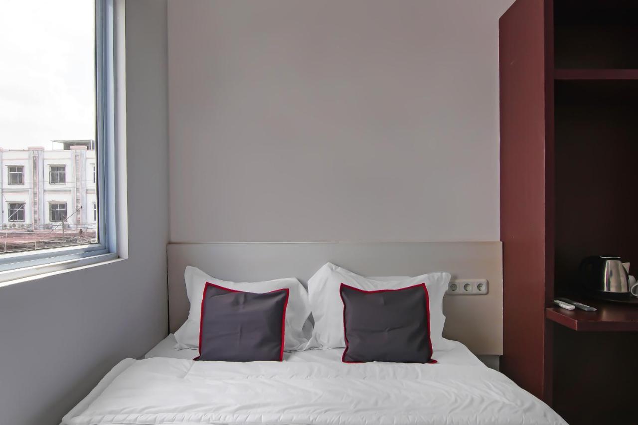 Oyo 92300 Koala House Hotel Pekanbaru
